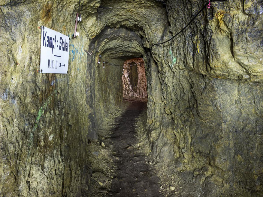 Voyage en autocar pour visiter la butte de Vauquois, site Classé Monument Historique de la guerre 14-18 une excursion ludique et culturelle