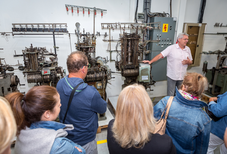 Voyage organisé en autocar pour visiter l’usine de chaussettes Kindy en groupe, une excursion ludique et culturelle de notre belle industrie